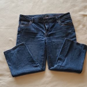 Women's denim capris